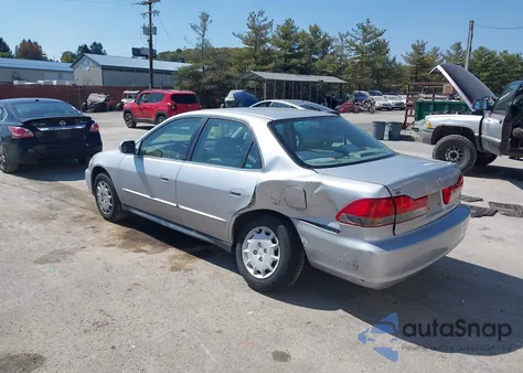 2001 Honda Accord 2.3 Lx из США, поврежденный, VIN 1HGCG66561A009295